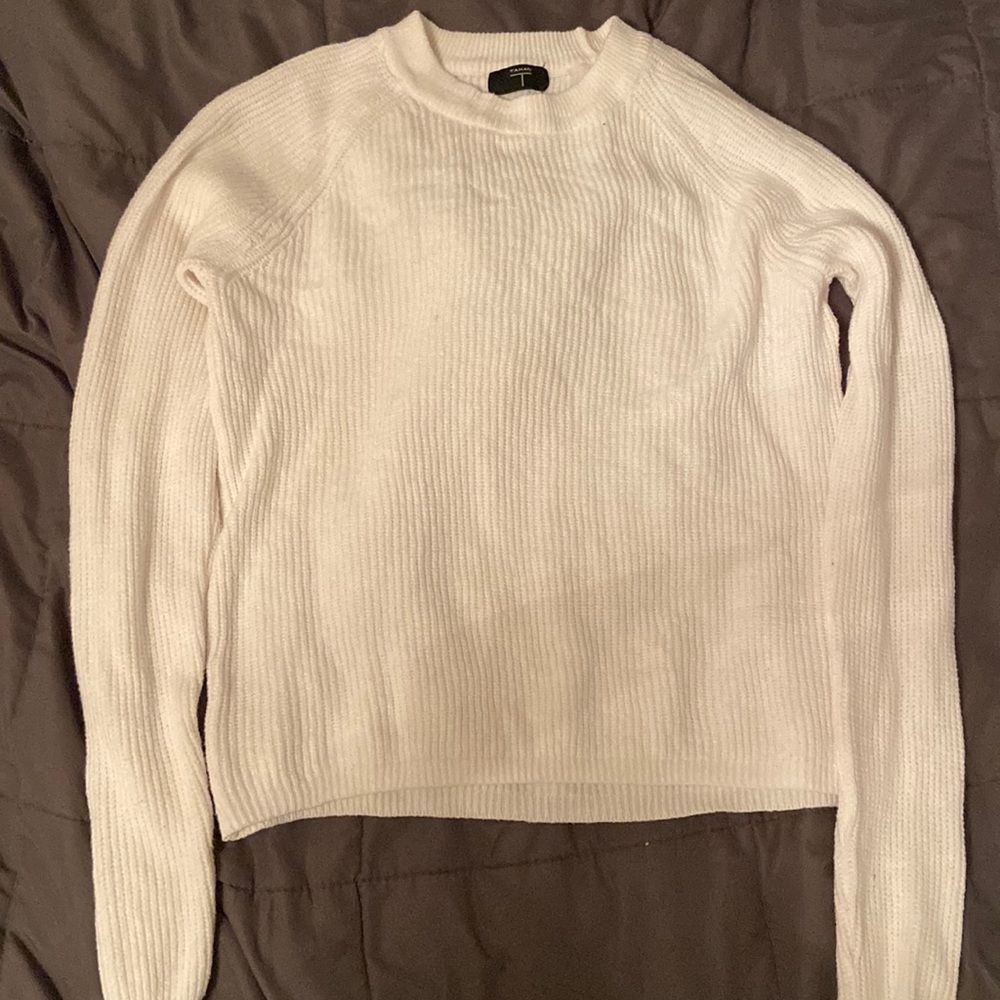 White long sleeve sweather